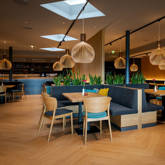 Moderne Gaststube im Restaurant zum Treffner, direkt neben dem Latitia Pflegeheim